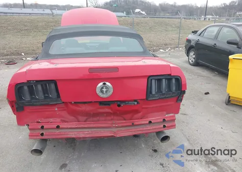 2008 Ford Mustang V6 Deluxe/V6 Premium z USA, uszkodzony, nr VIN 1ZVHT84N685171152